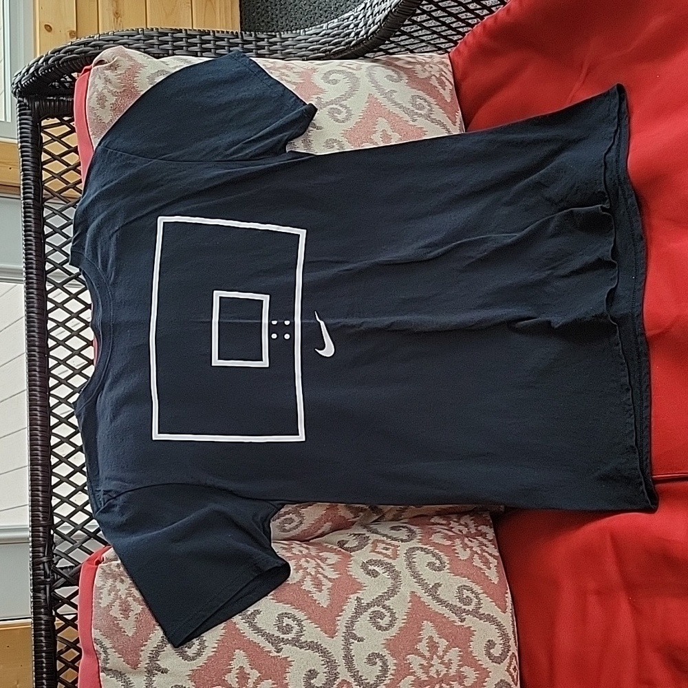 Men's Nike Athletic Cut T-Shirt, Sz M, Black